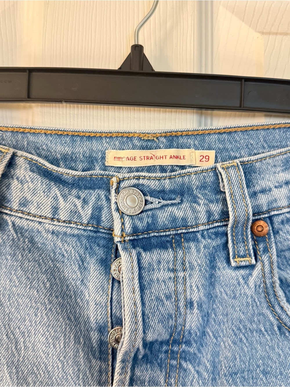 Levi’s Ribcage Jeans - Picture 3 of 3